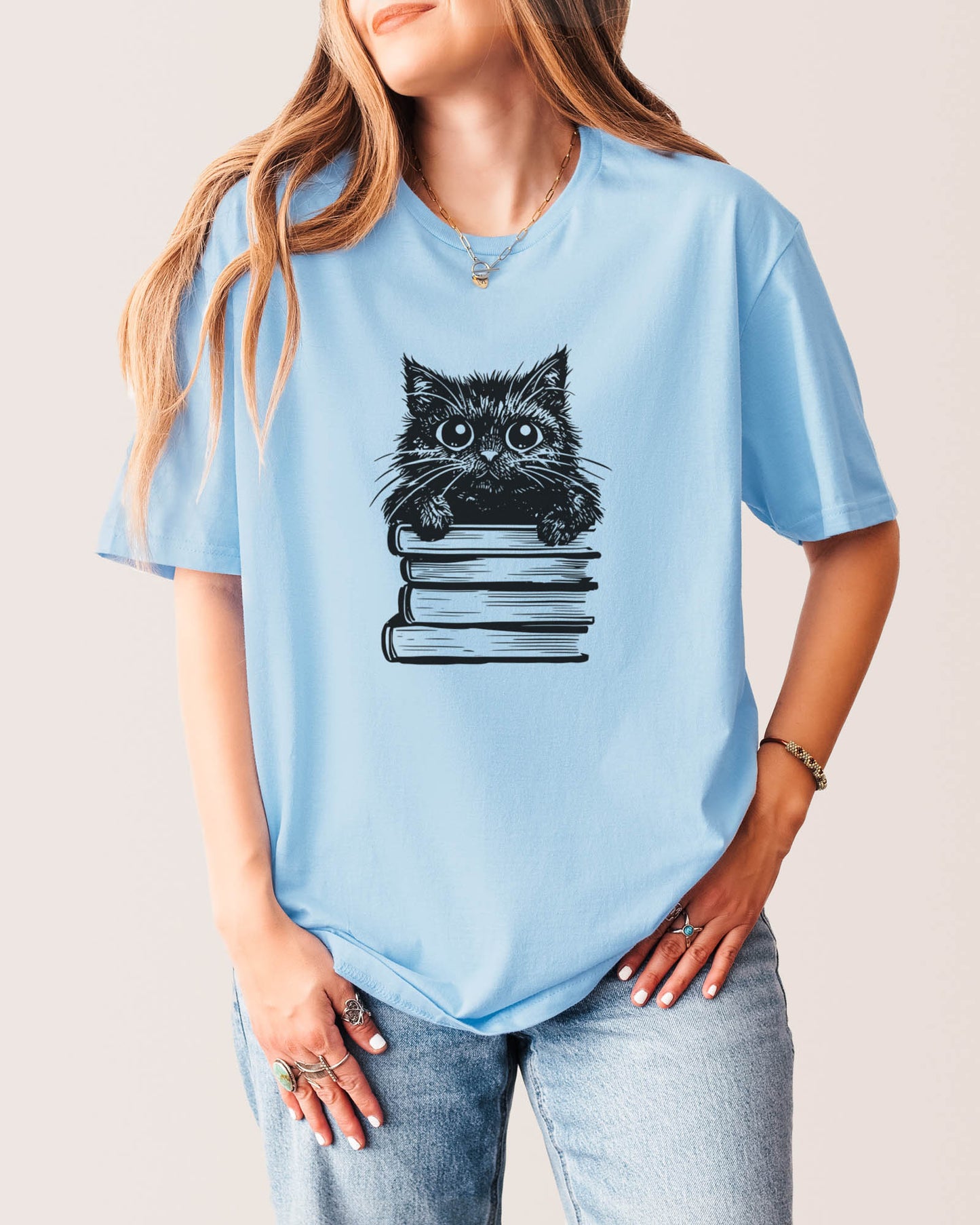 Cat On Books T‑Shirt Light Blue