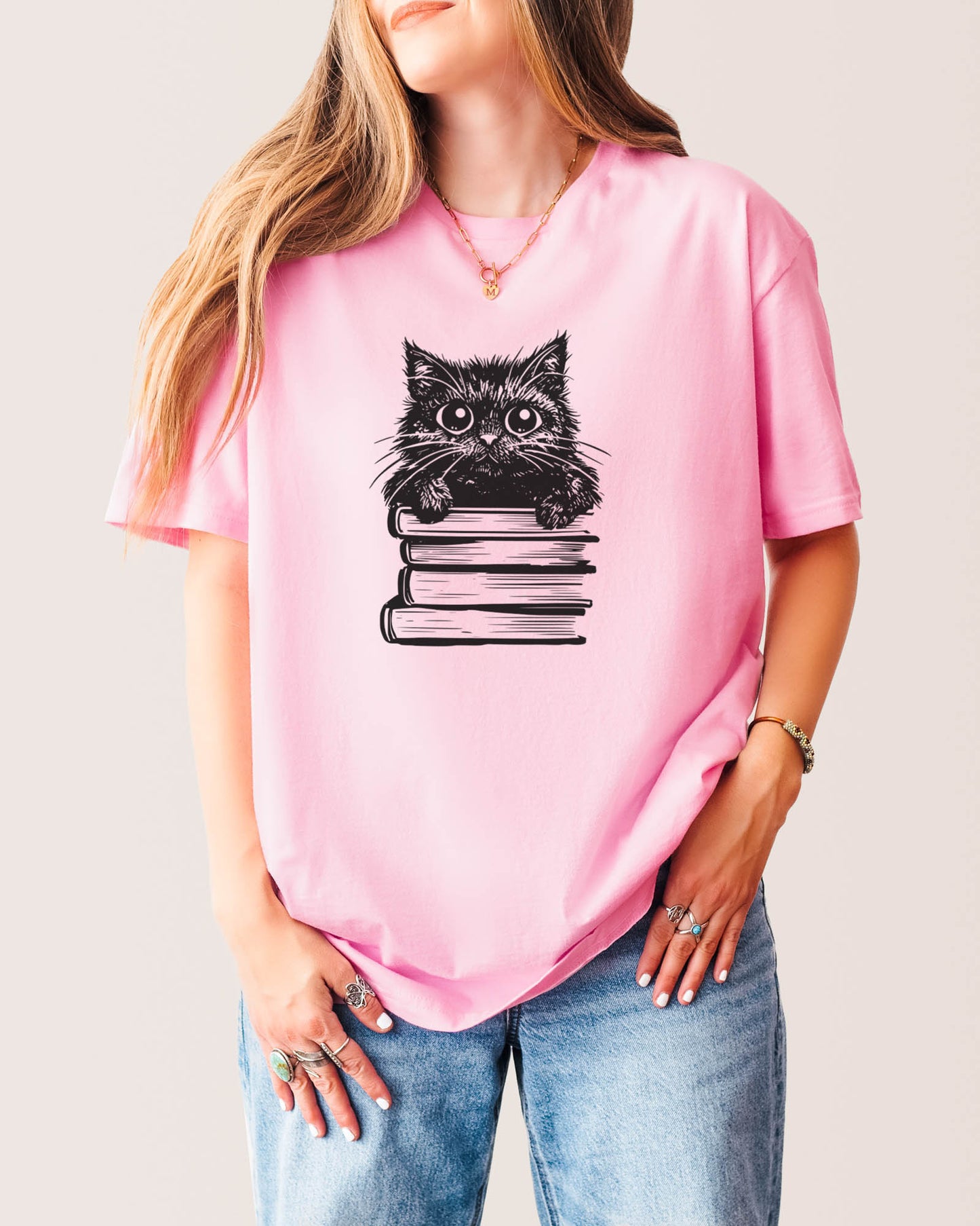 Cat On Books T‑Shirt Light Pink