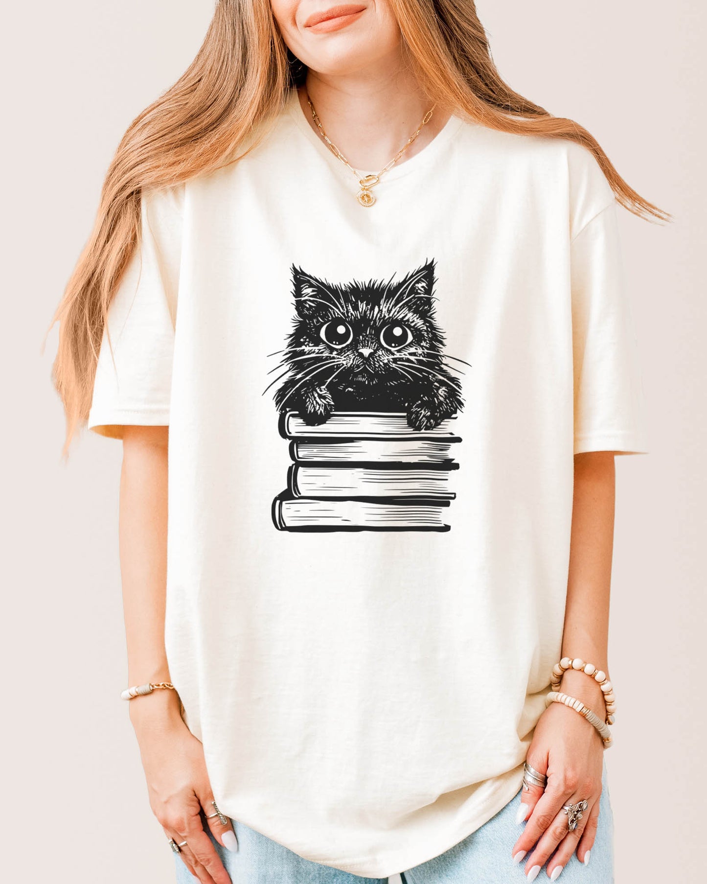 Cat On Books T‑Shirt Natural