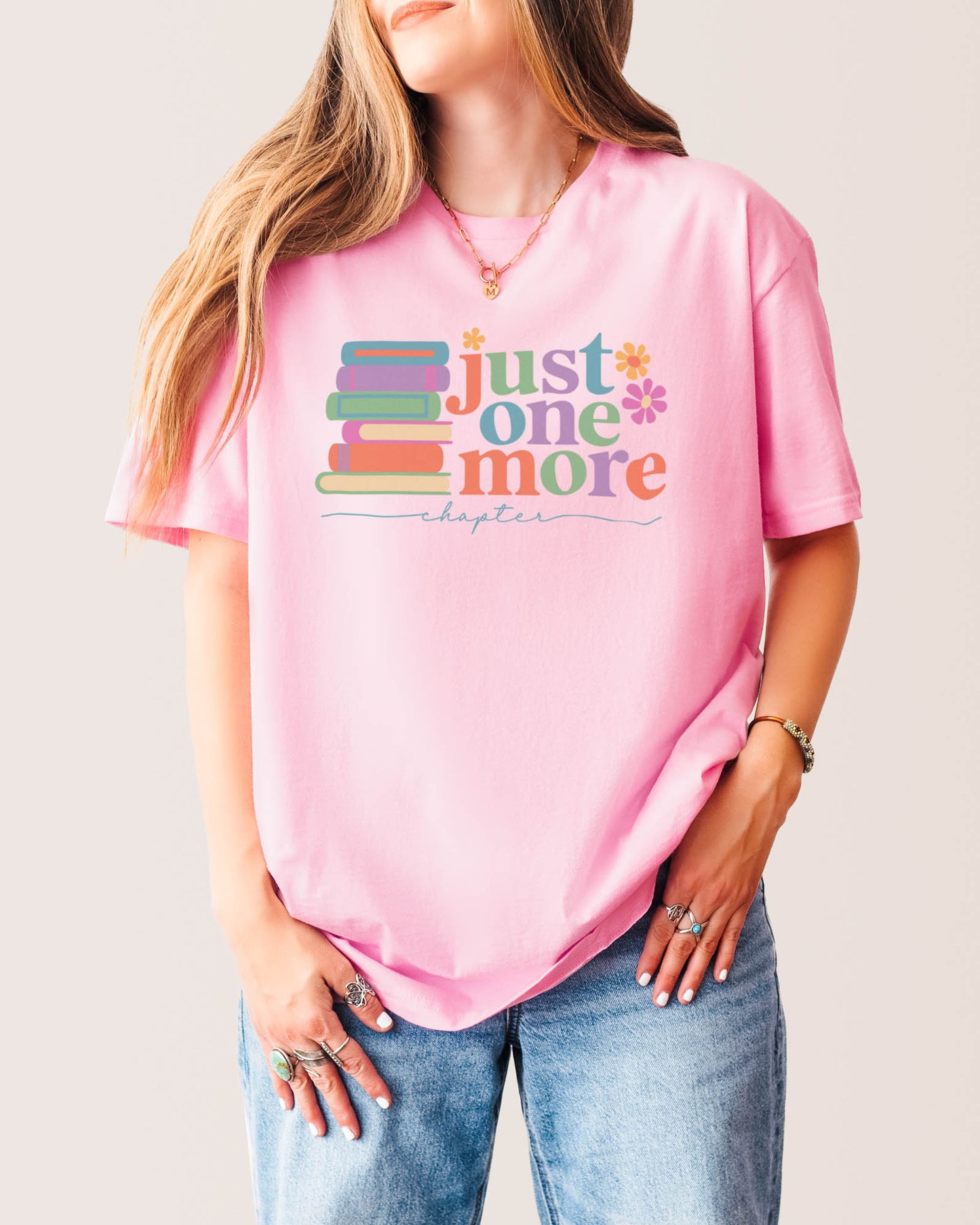 Just One More Chapter Books Script T‑Shirt Light Pink